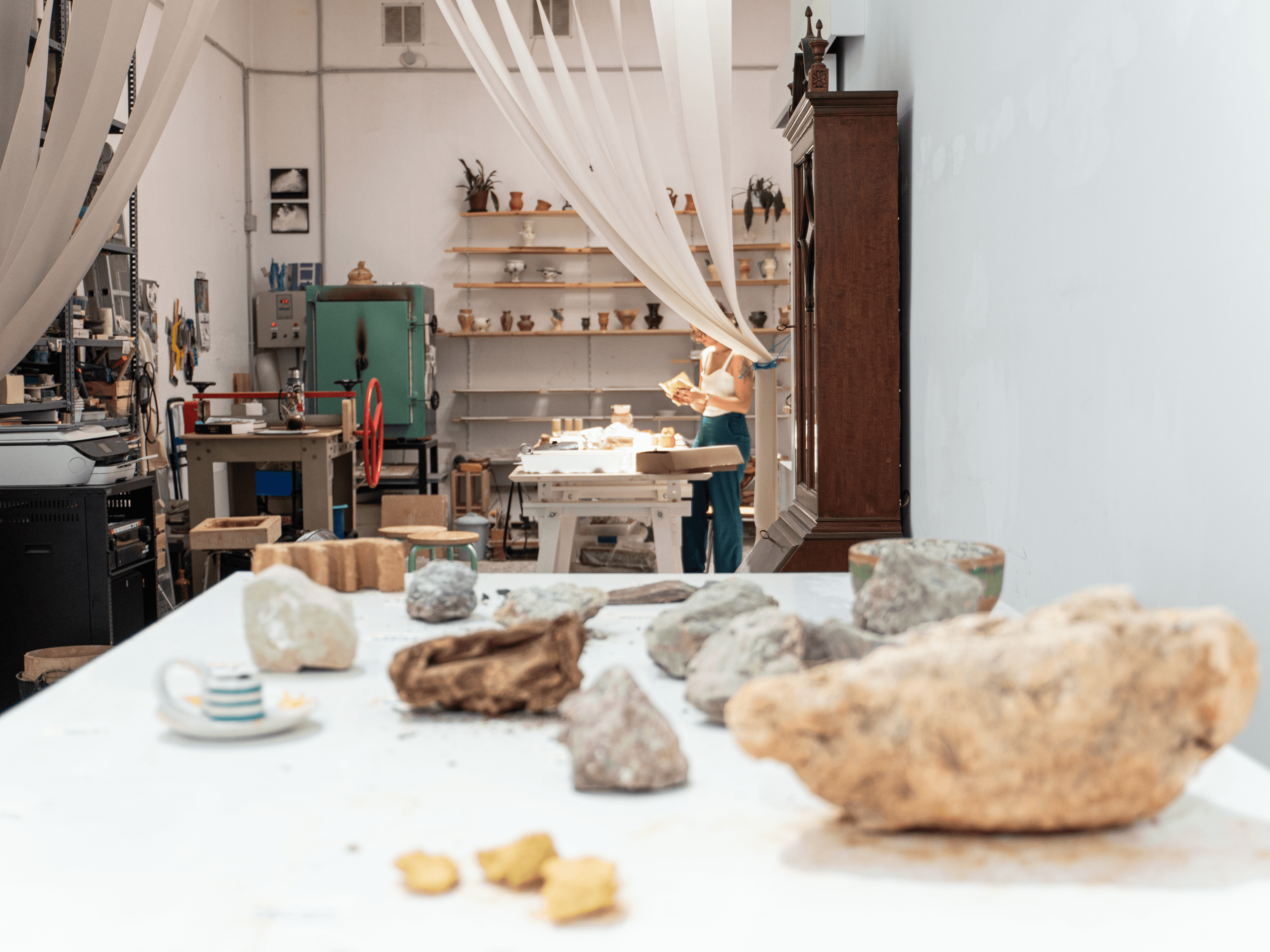 Materiales y procesos de un laboratorio de arcillas urbanas