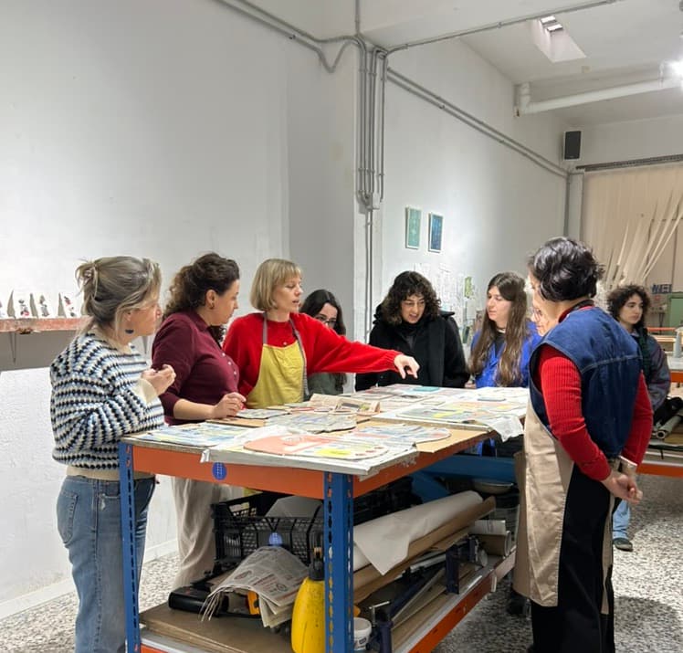 Experimentación pictórica sobre cerámica con Ana Cano Brookbank